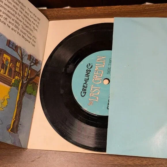 Set of 5 1984 Gremlins 7in. 33.5 RPM Record & Books - Picture 10 of 10